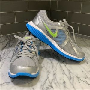 Nike Dual Fusion Sneakers